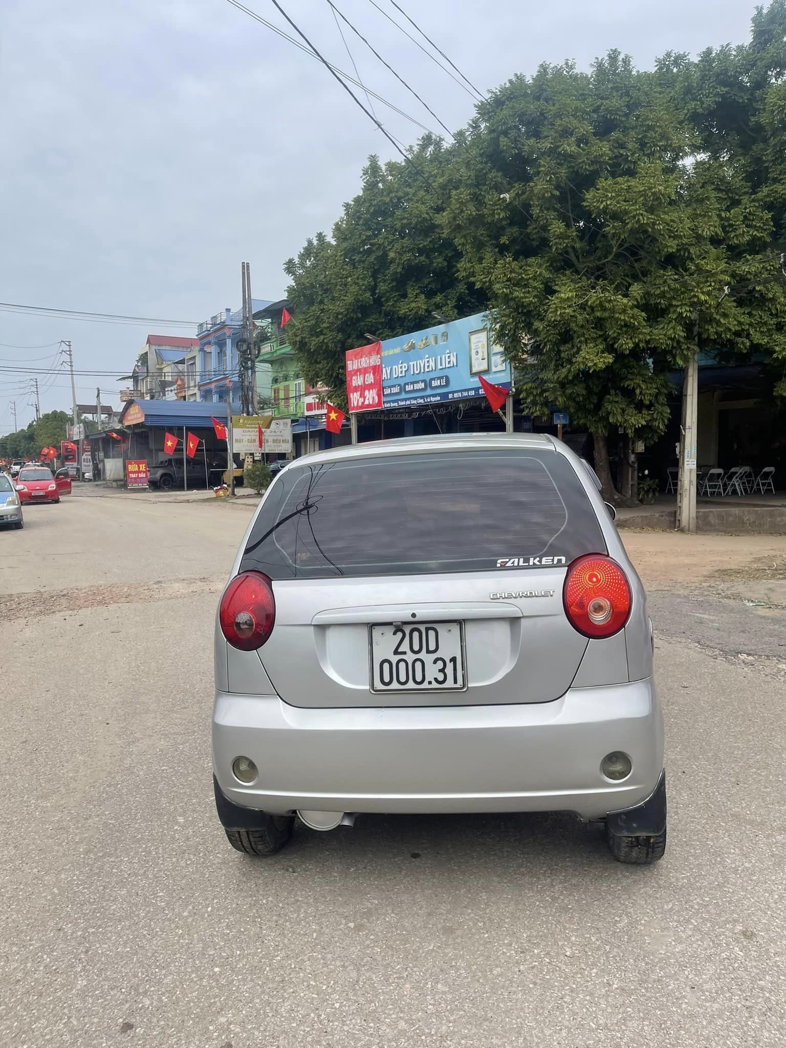 Chevrolet Spark 2011 - Màu bạc giá ưu đãi