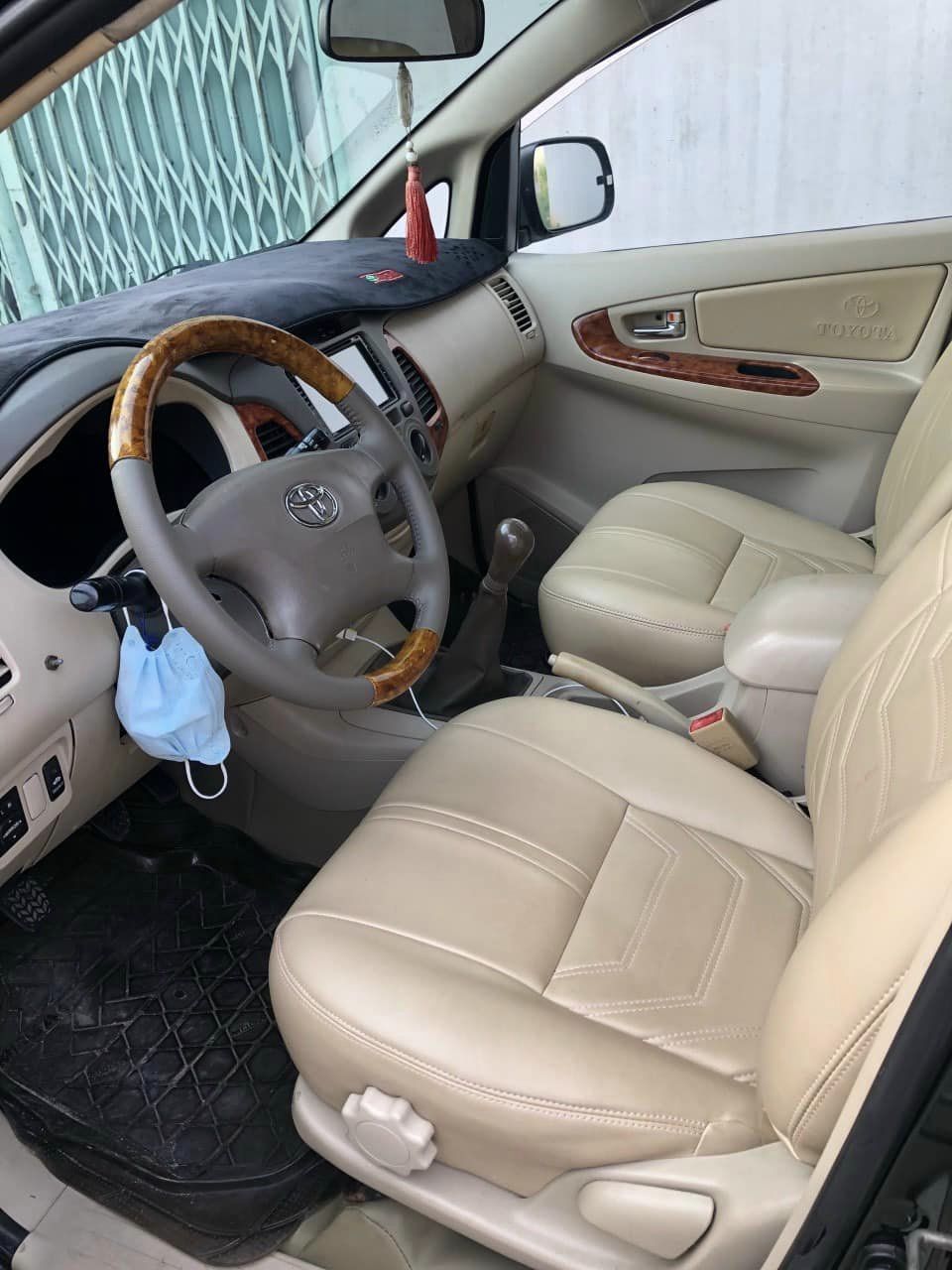 Toyota Innova 2007 - Màu đen, giá tốt