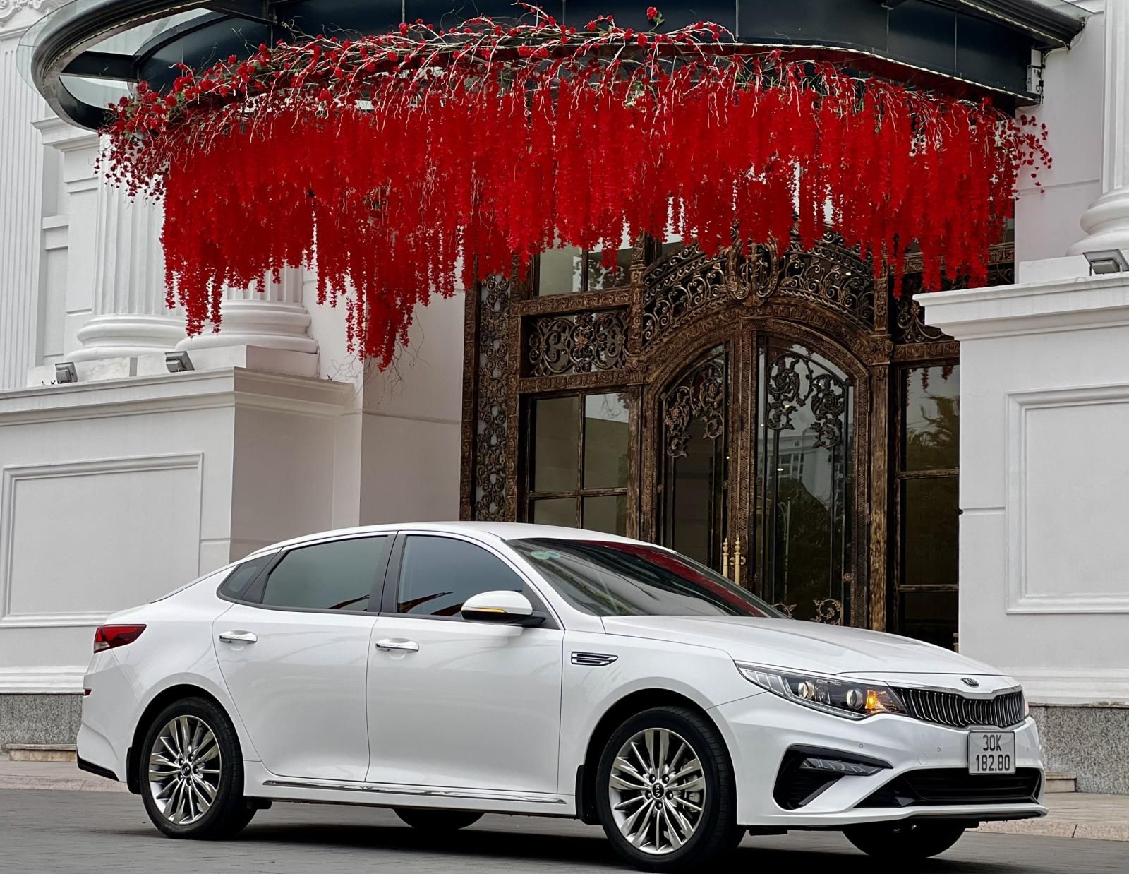 Kia Optima 2020 - Màu trắng giá cạnh tranh