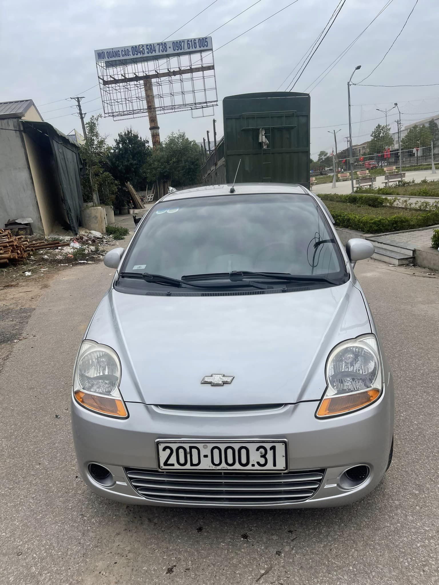 Chevrolet Spark 2011 - Màu bạc giá ưu đãi