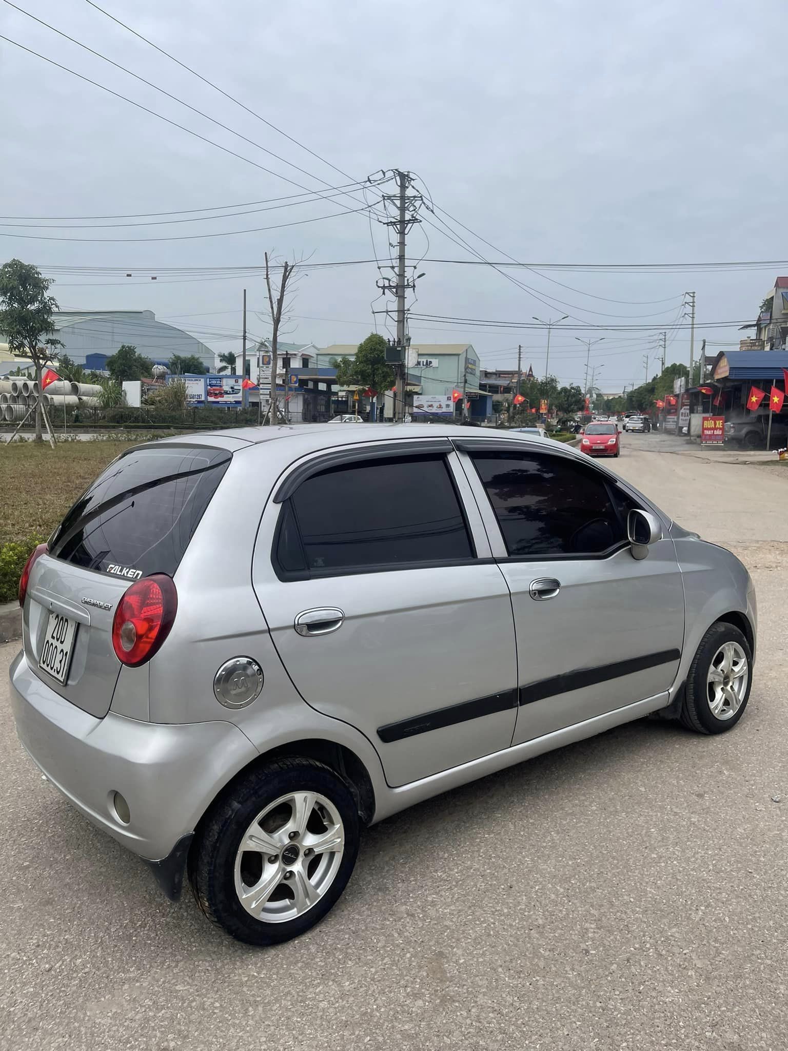 Chevrolet Spark 2011 - Màu bạc giá ưu đãi