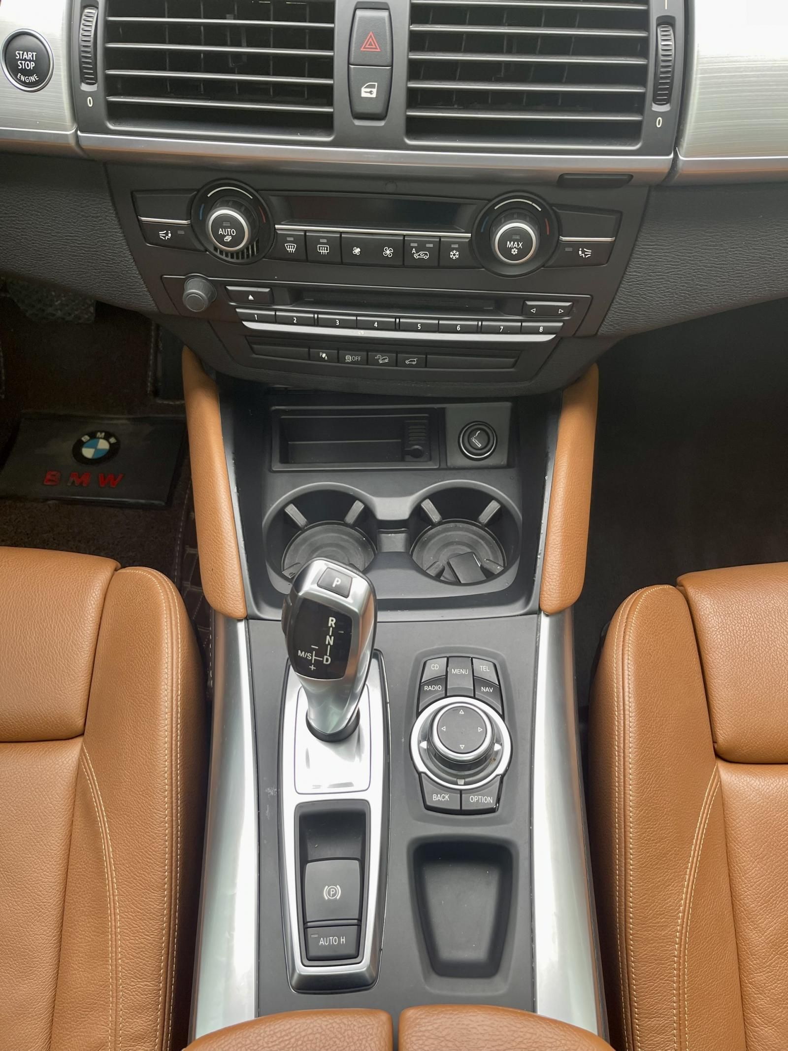 BMW X6 2011 - Màu trắng, nhập khẩu