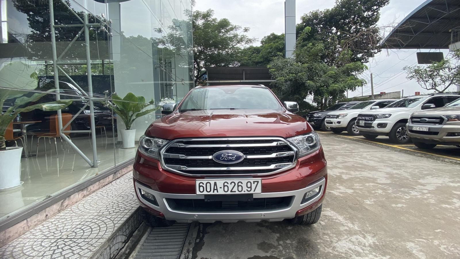 Ford Everest 2019 - Màu đỏ