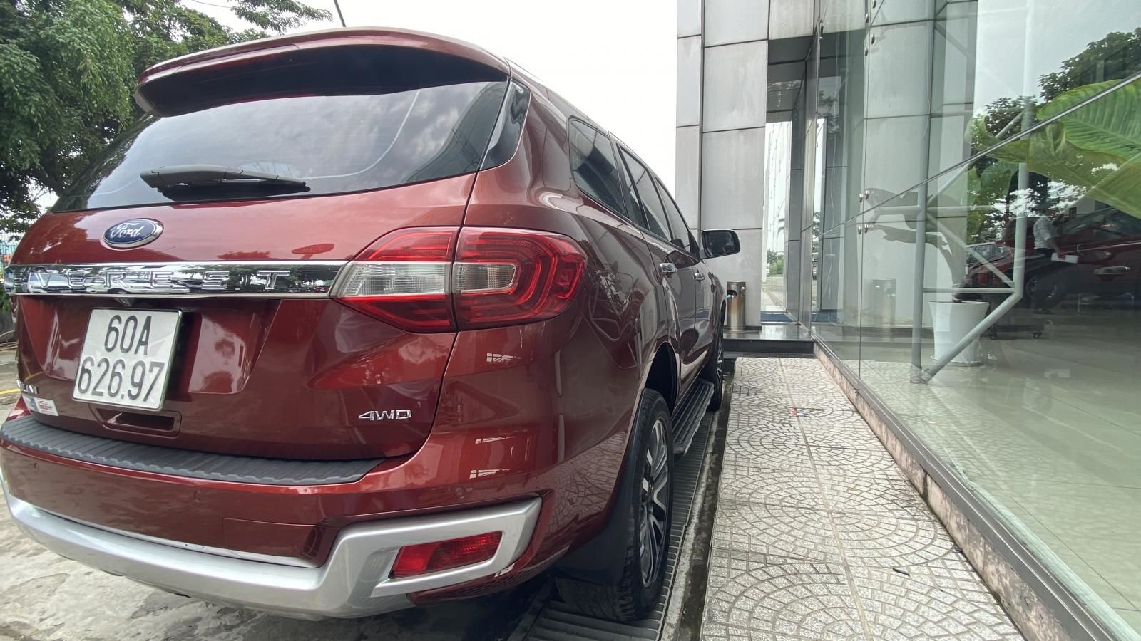 Ford Everest 2019 - Màu đỏ