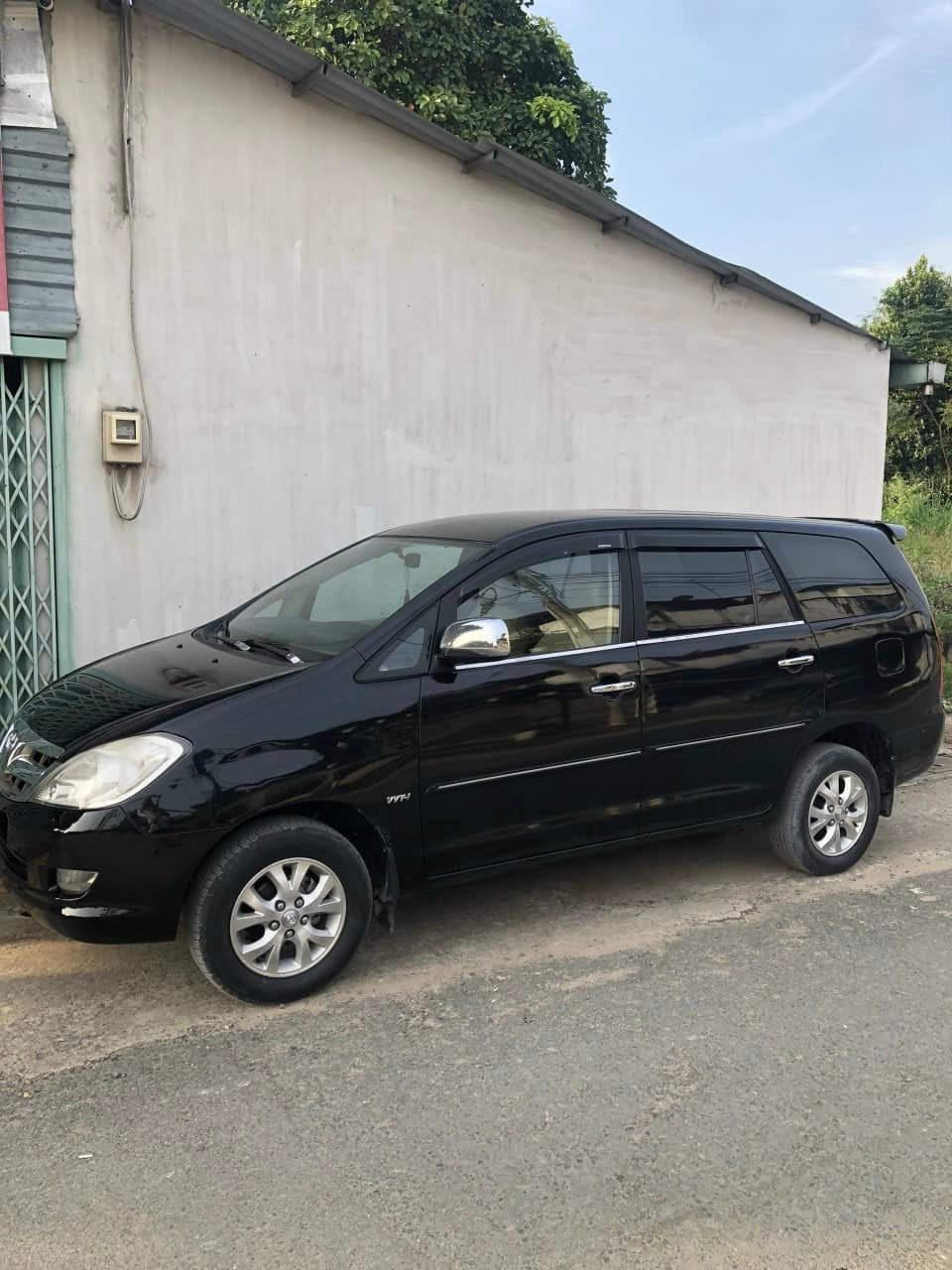 Toyota Innova 2007 - Màu đen, giá tốt