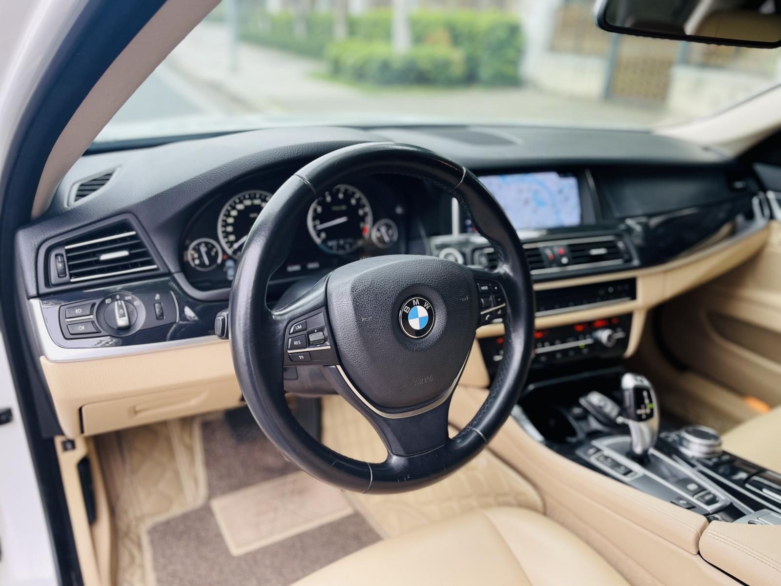 BMW 520i 2016 - Tên tư nhân - Biển số HN