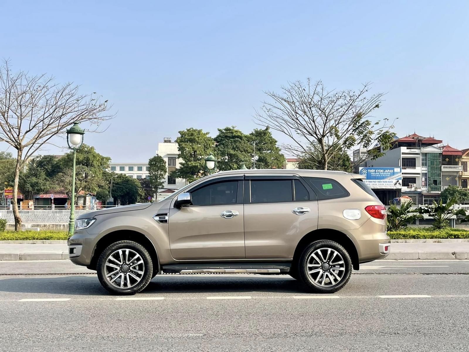 Ford Everest 2020 - Xe còn rất mới, giá hợp lý