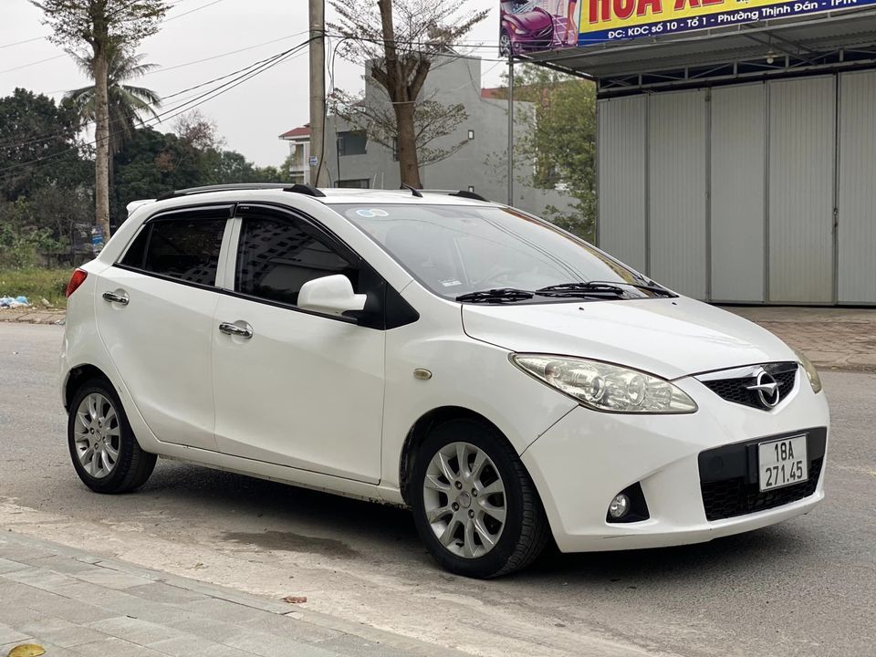 Haima 2012 - Xe màu trắng