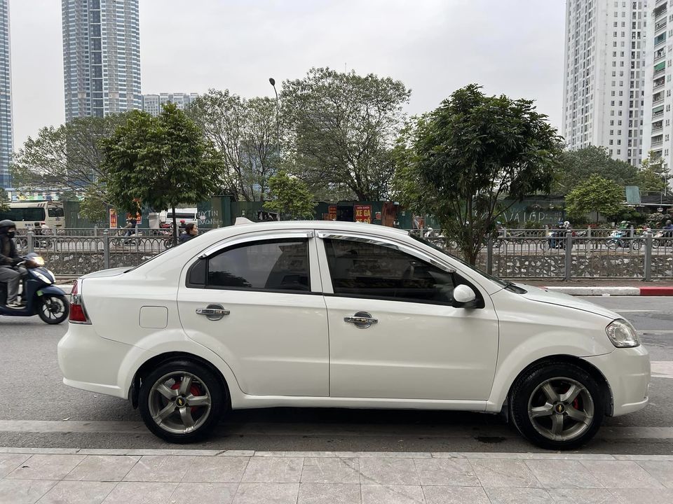 Daewoo Gentra 2008 - Màu trắng