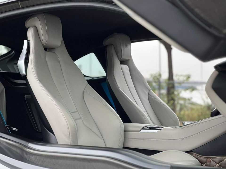 BMW i8 2016 - Màu trắng, nhập khẩu nguyên chiếc