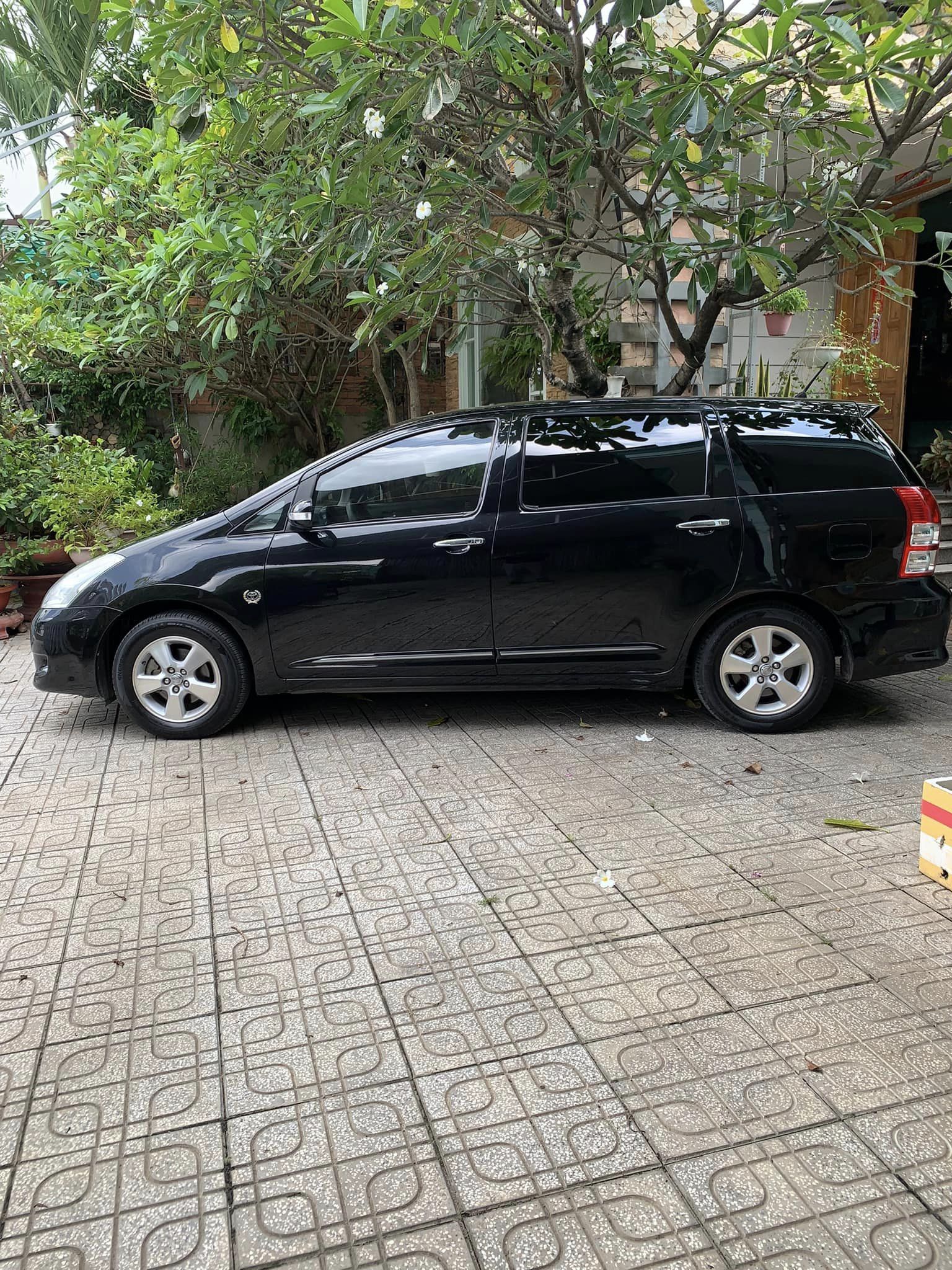 Toyota Wish 2008 - Màu đen, xe nhập, 440 triệu