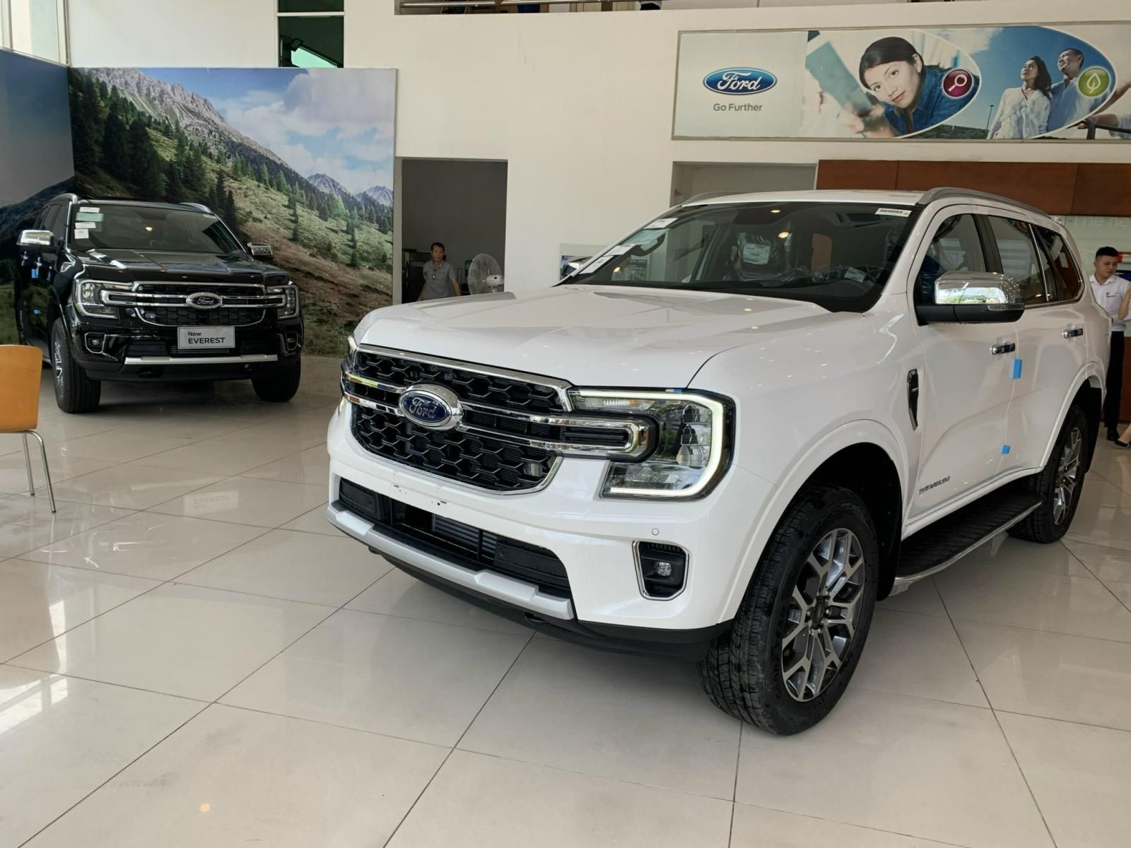 Ford Everest 2023 - Bản 1 cầu, bản nâng cấp năm 2023