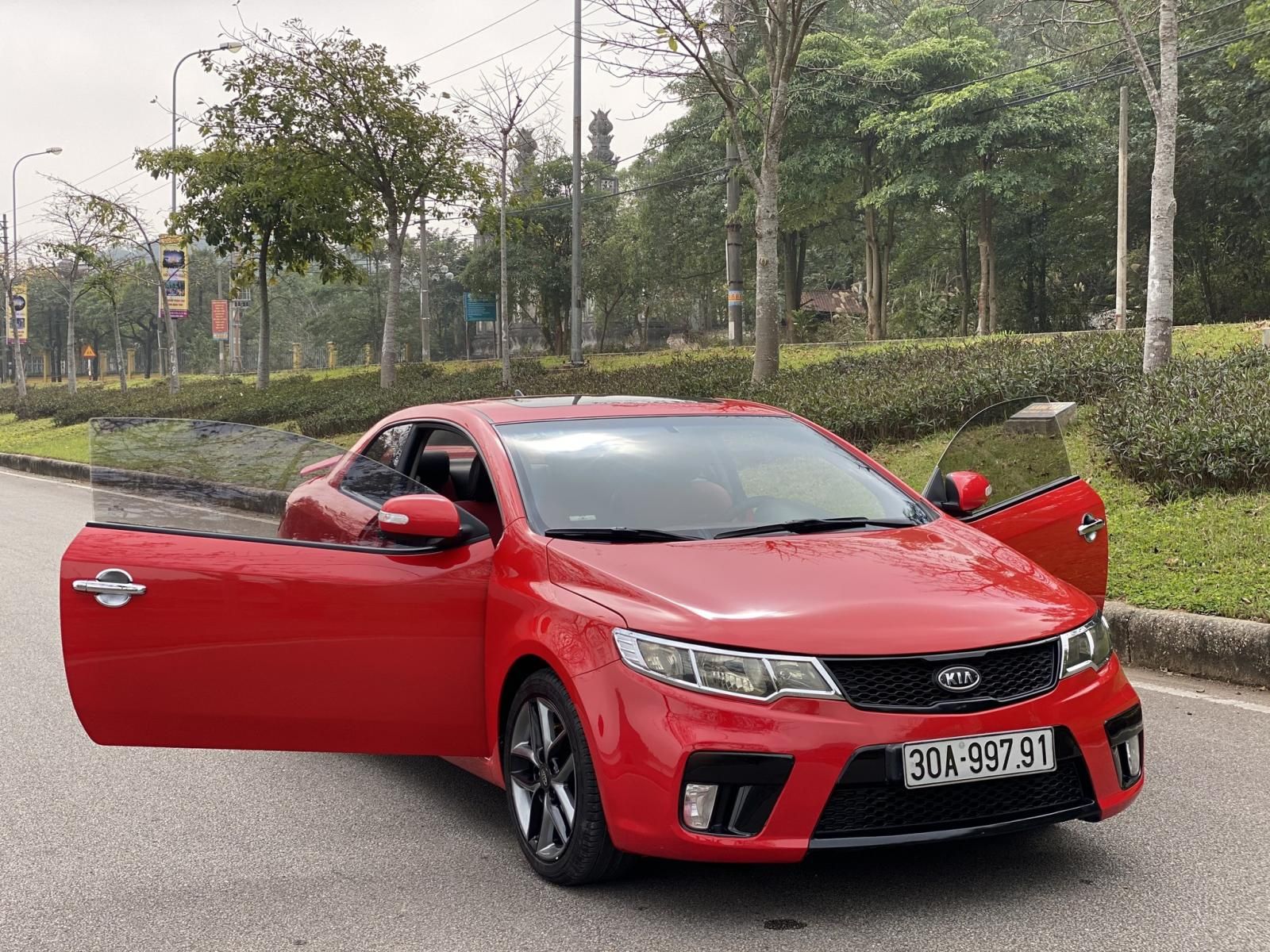 Kia Forte Koup 2010 - Màu đỏ, nhập khẩu số tự động