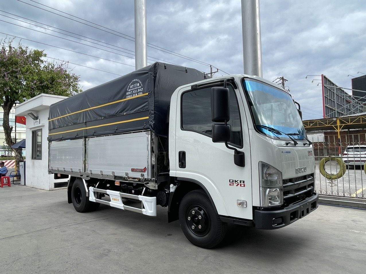 Isuzu QKR 2023 - Cần bán xe tải trọng 2t8