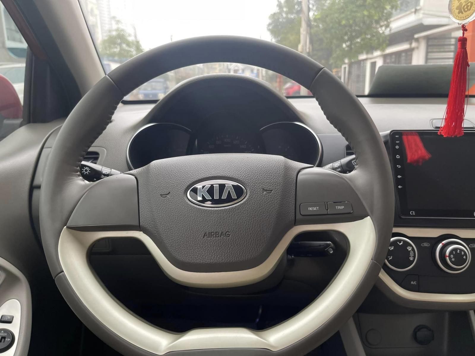 Kia Morning 2020 - Màu đỏ, giá 340tr