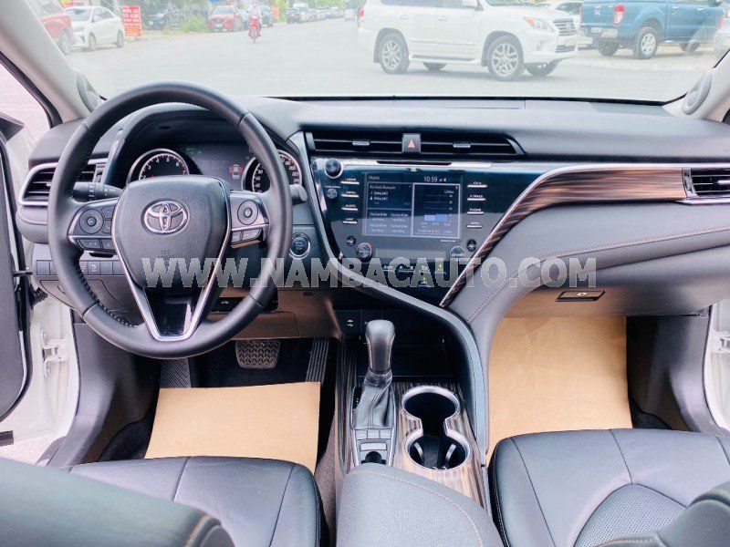 Toyota Camry 2020 - Xe nhập Thái, bản full option