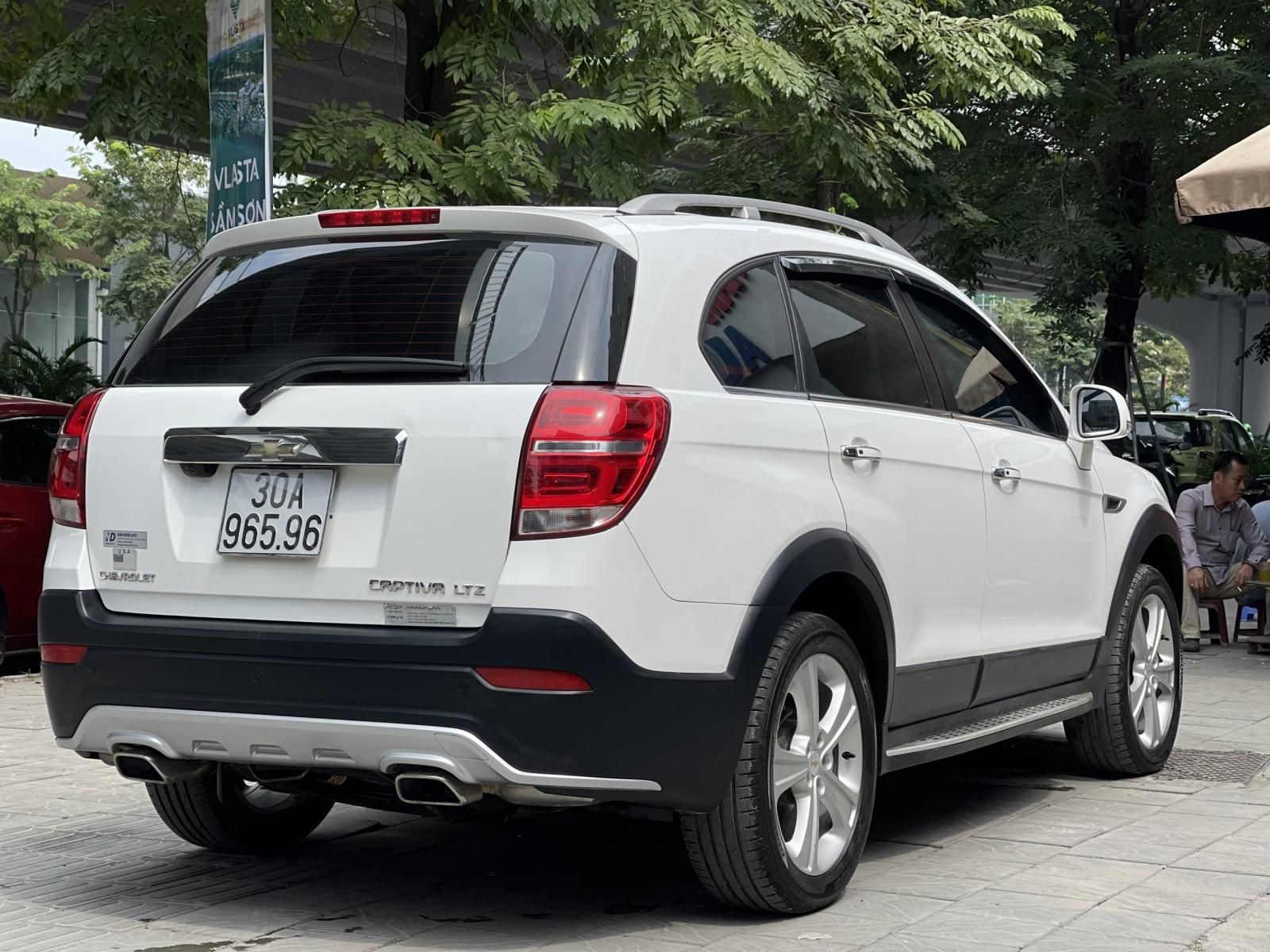 Chevrolet Captiva 2015 - Màu trắng