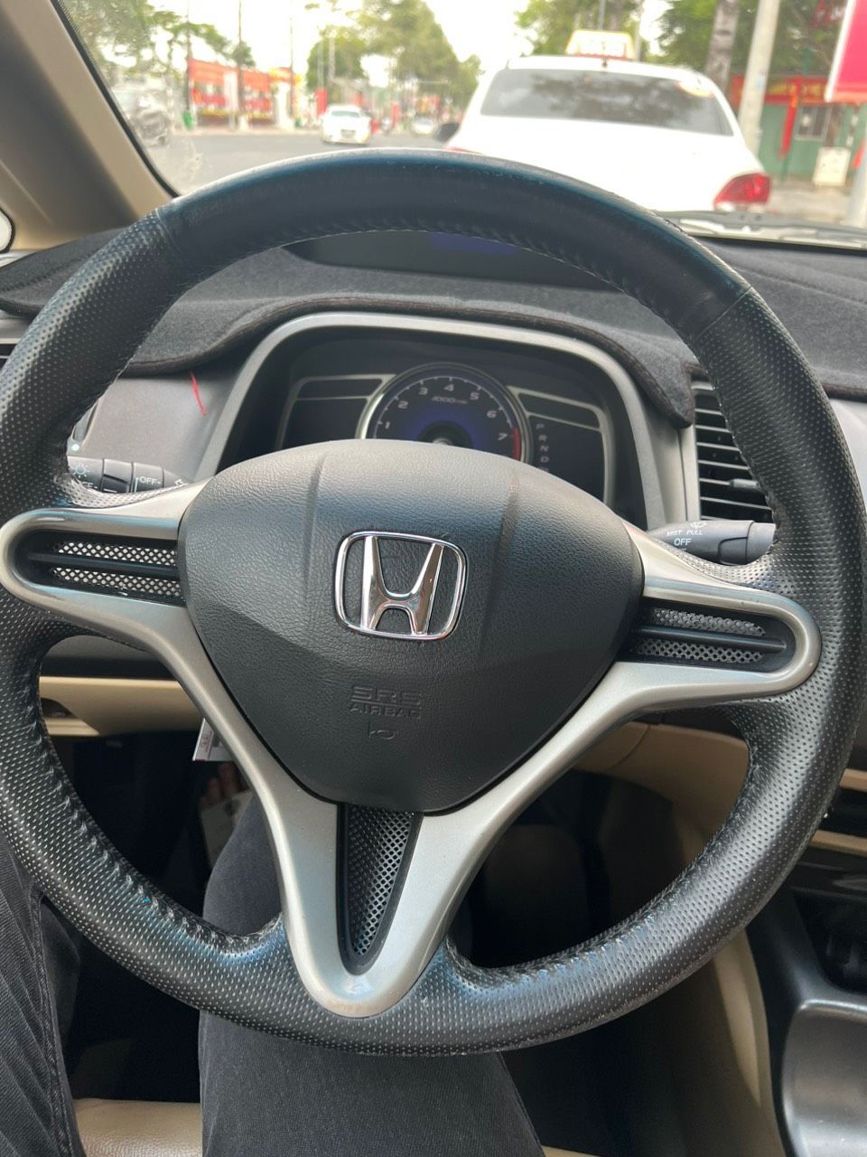 Honda Civic 2011 - Màu bạc, còn đẹp