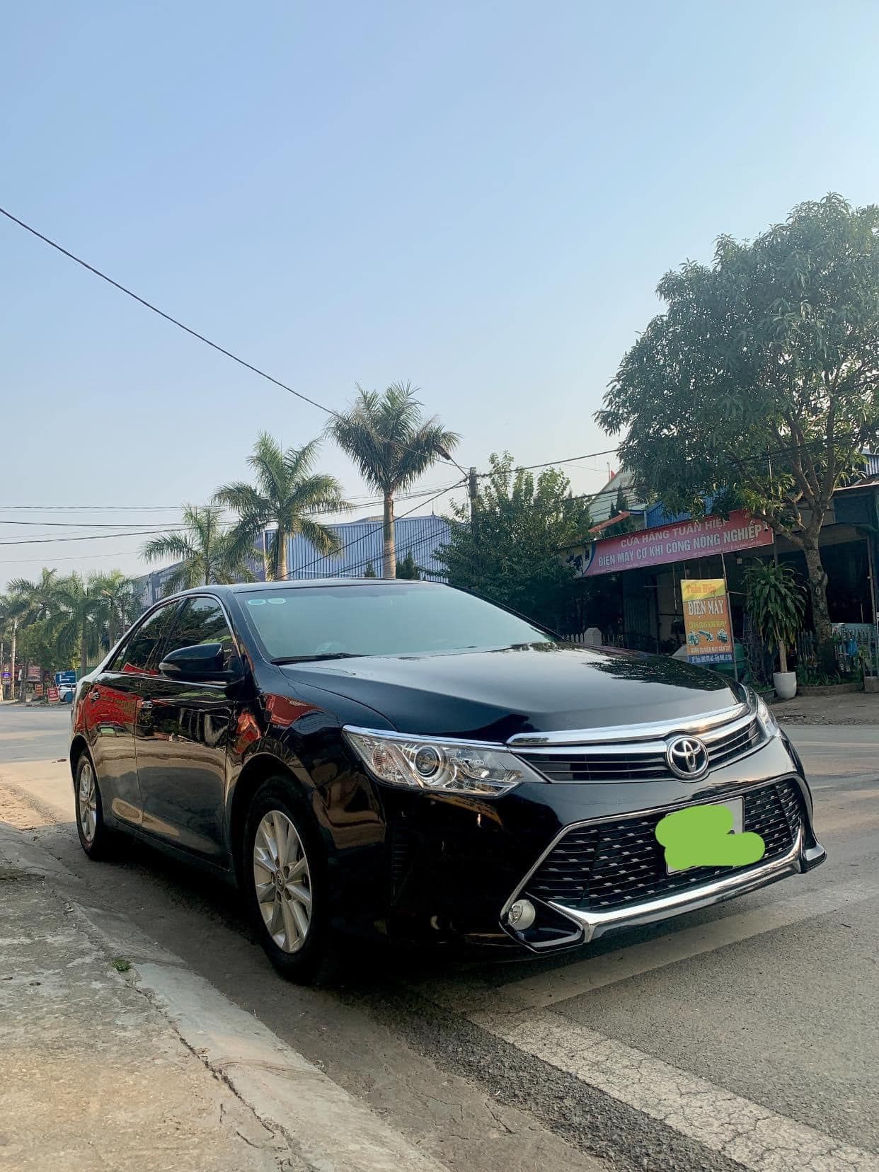 Toyota Camry 2016 - Màu đen, nhập khẩu