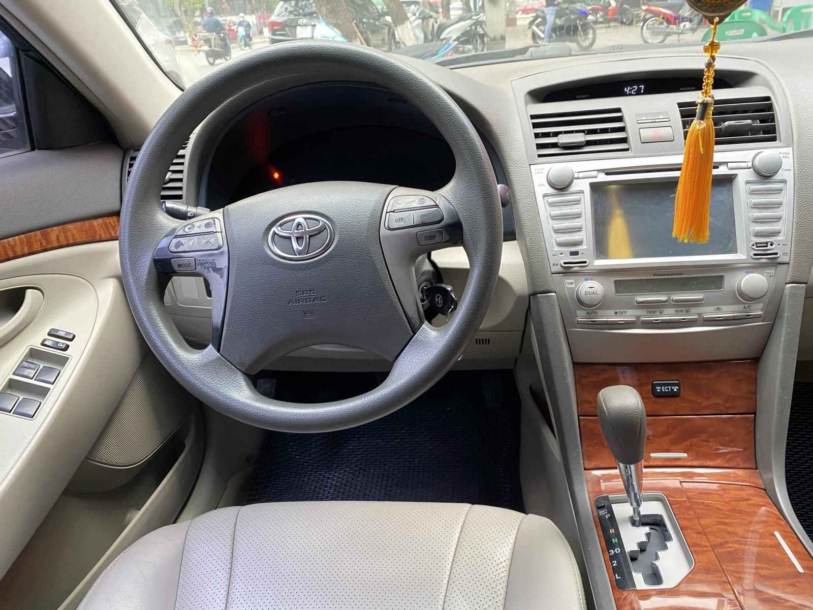 Toyota Camry 2009 - Màu đen, đăng kí lần đầu 2010