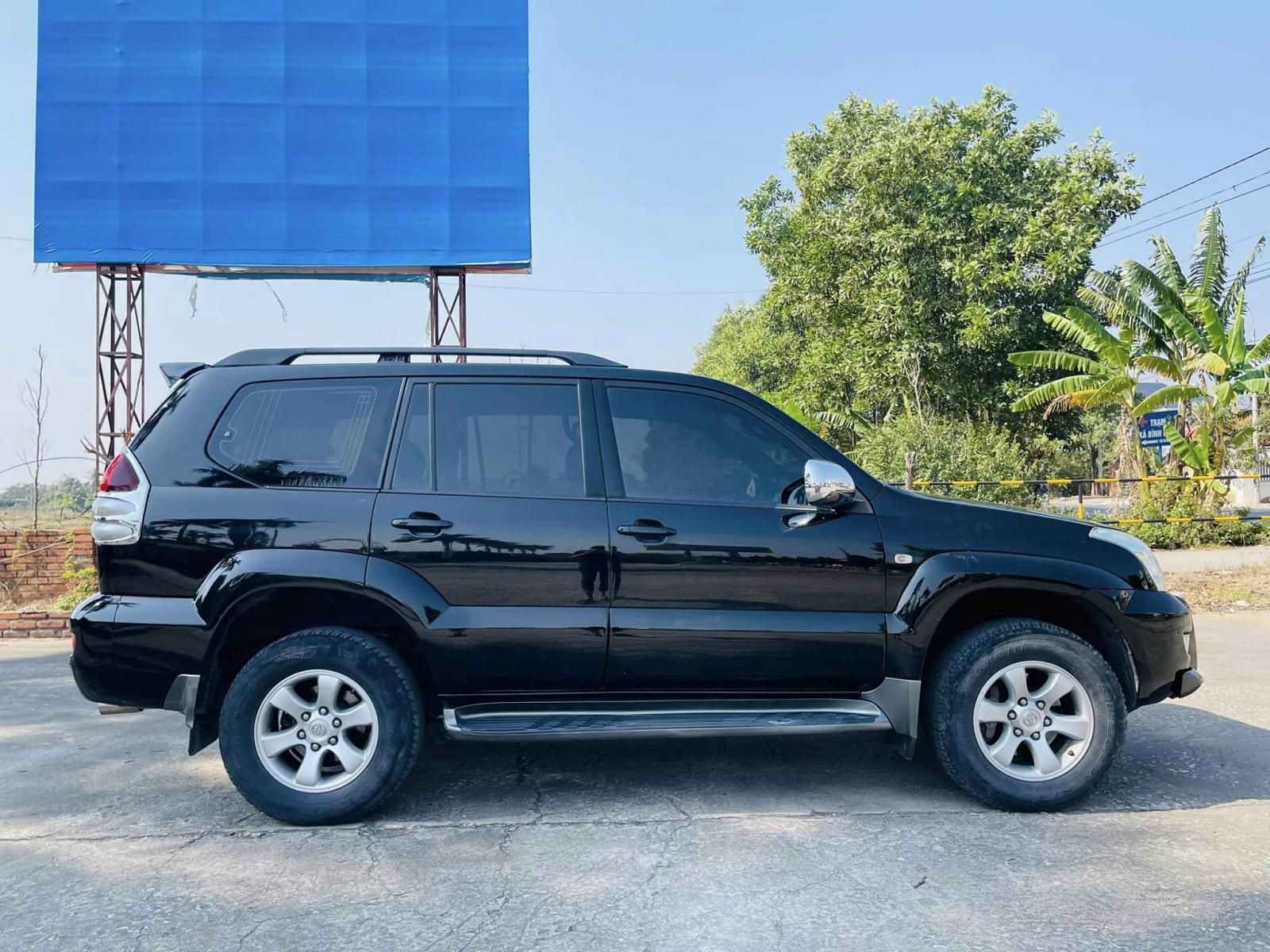 Toyota Land Cruiser Prado 2007 - Màu đen, nhập khẩu