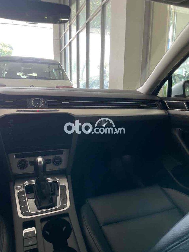 Volkswagen Passat cần bán Volkswwagen  chính chủ mới mua 2021 2021 - cần bán Volkswwagen Passat chính chủ mới mua 2021