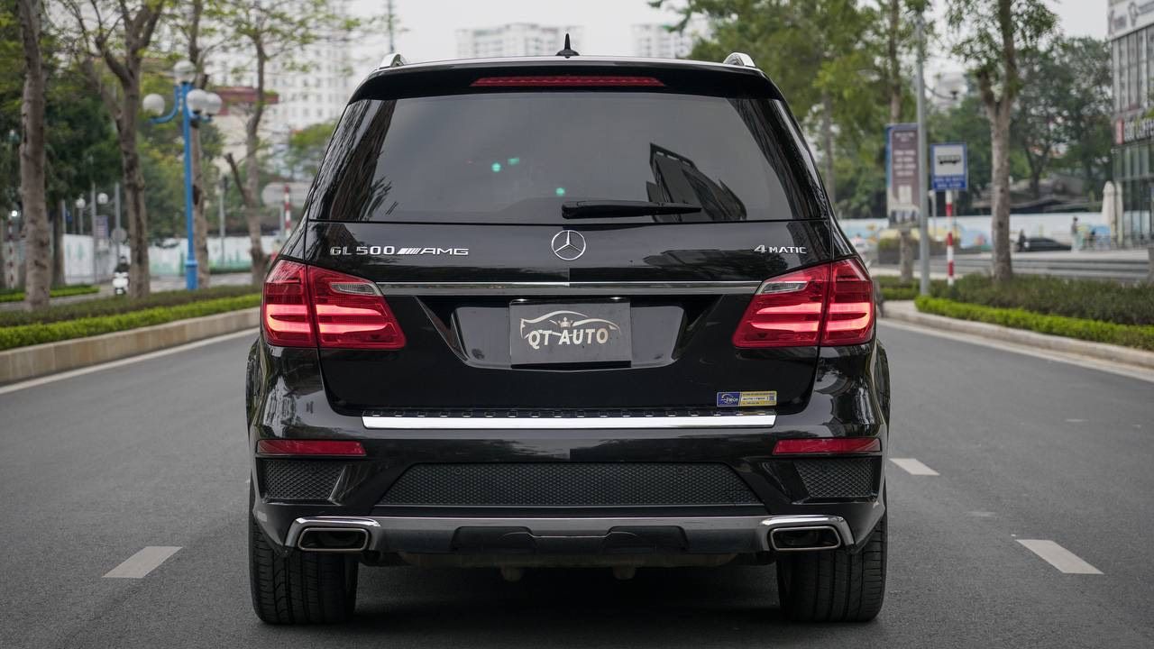 Mercedes-Benz GL 500 2016 - Màu đen, nội thất kem