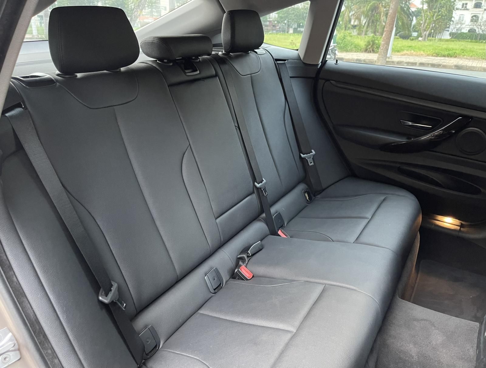 BMW 328i 2016 - Lăn bánh 34.000km