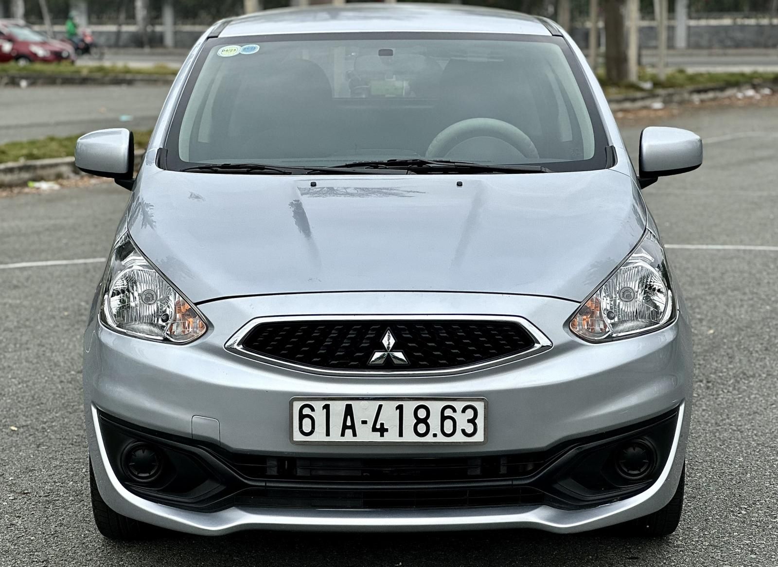 Mitsubishi Mirage 2017 - Màu bạc, xe nhập