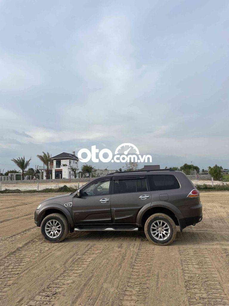 Mitsubishi Pajero Sport   2012. 2 cầu. 2012 - Mitsubishi PAJERO Sport 2012. 2 cầu.