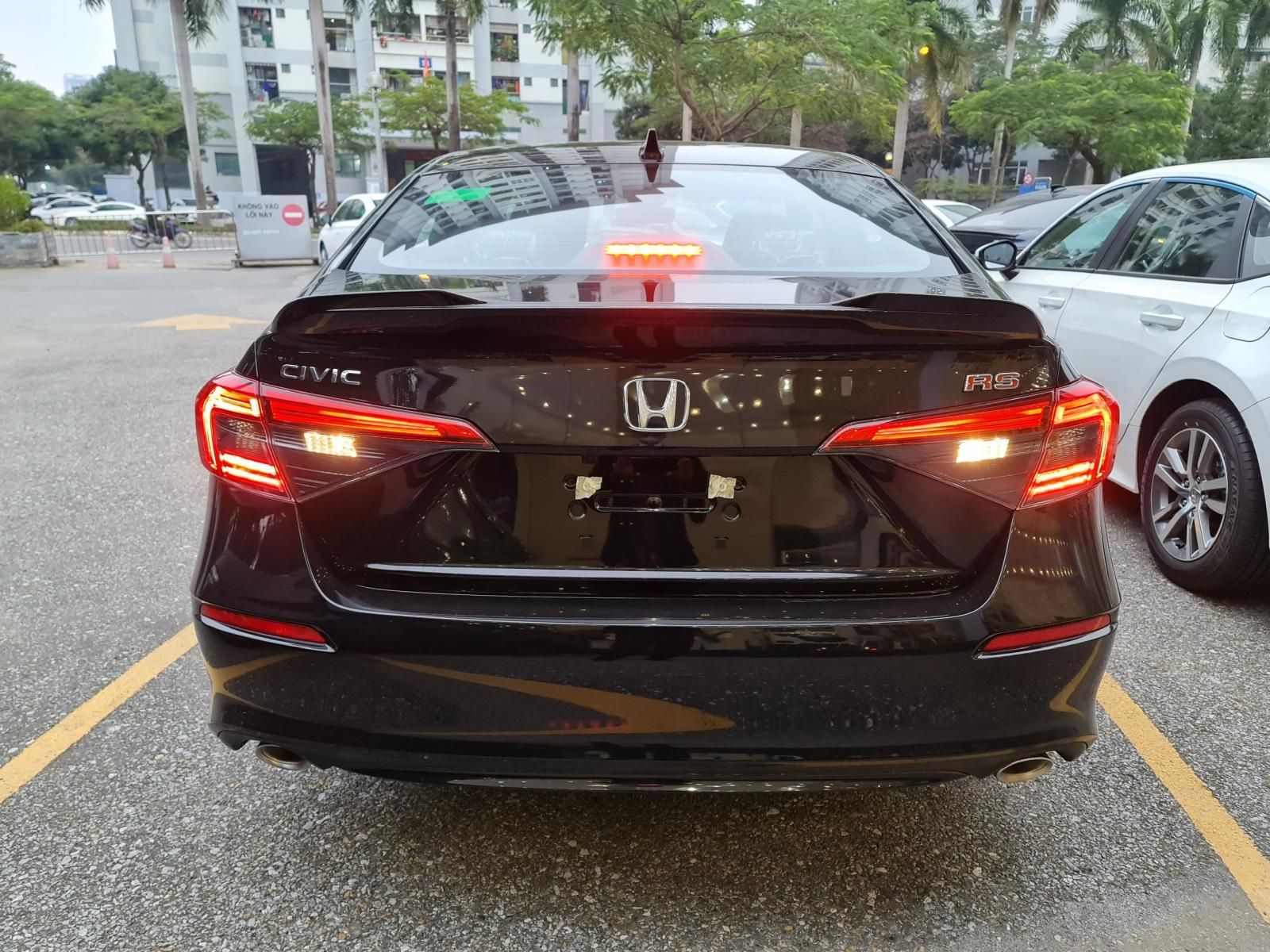 Honda Civic 2023 - Tặng kèm tiền mặt, gói bảo hiểm thân vỏ, gói phụ kiện lên đến 50tr