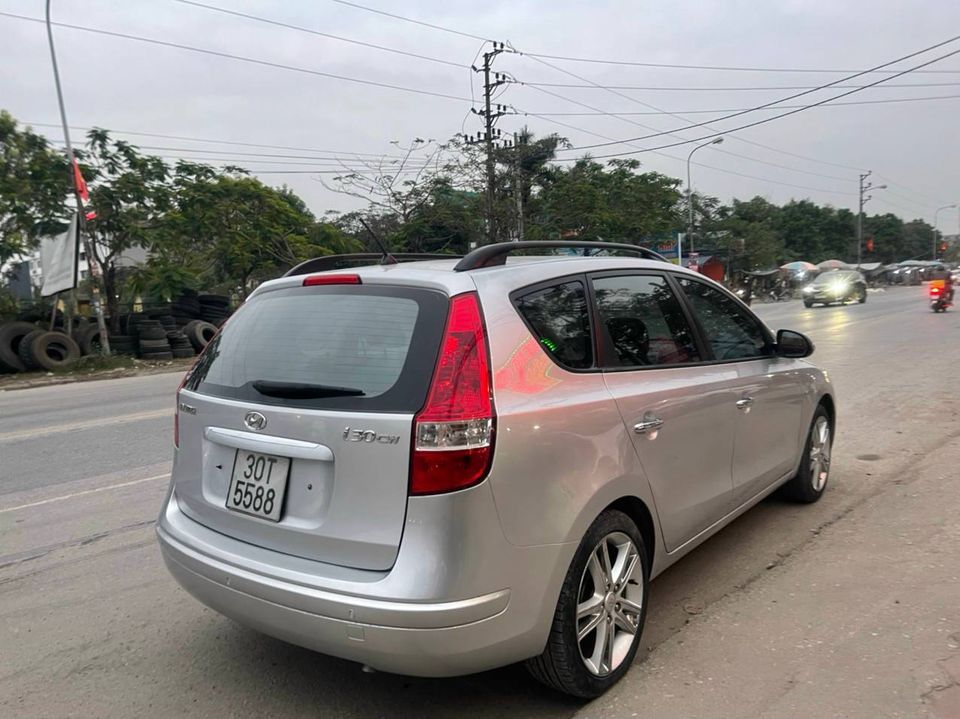 Hyundai i30 2009 - Xe màu bạc, nhập khẩu nguyên chiếc