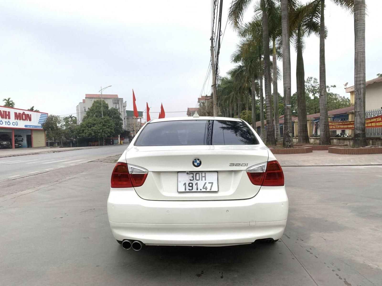 BMW 320i 2007 - Nhập khẩu nguyên chiếc số tự động, giá chỉ 285 triệu