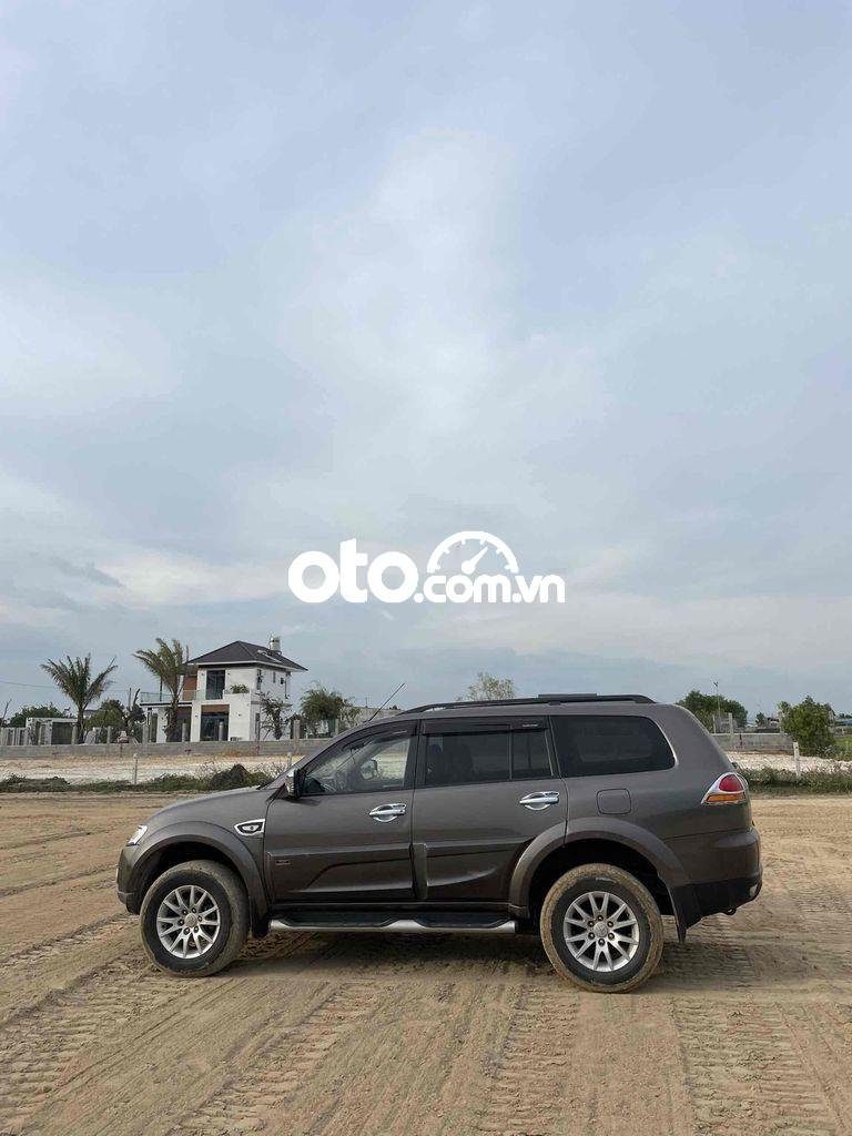 Mitsubishi Pajero Sport   2012. 2 cầu. 2012 - Mitsubishi PAJERO Sport 2012. 2 cầu.