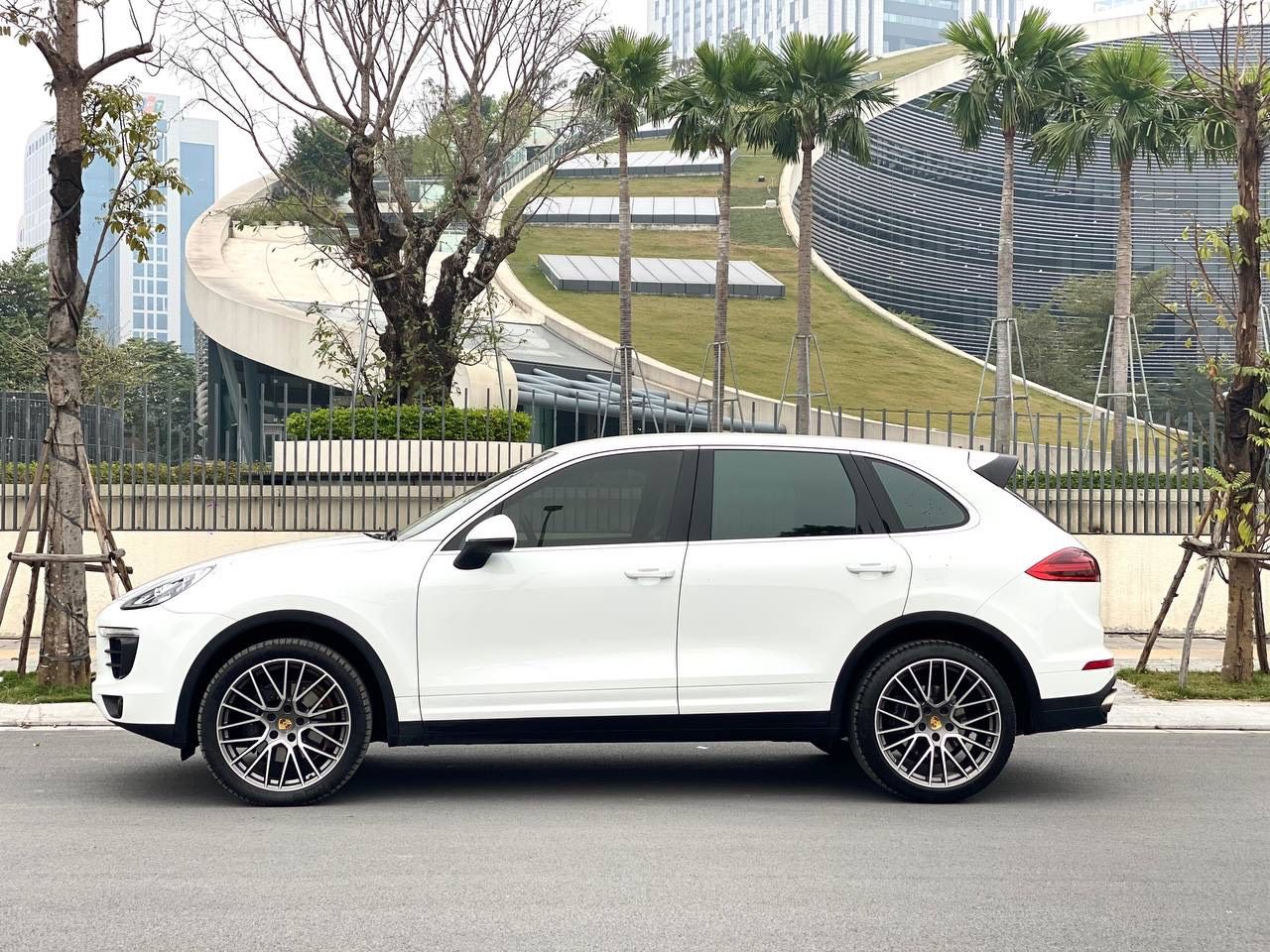 Porsche Cayenne 2016 - Tên tư nhân, một chủ từ mới