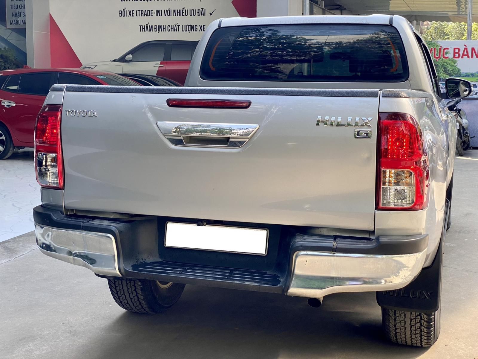 Toyota Hilux 2015 - Xe đẹp, cam kết chất lượng. Liên hệ giá tốt cho khách gọi qua xem xe trực tiếp