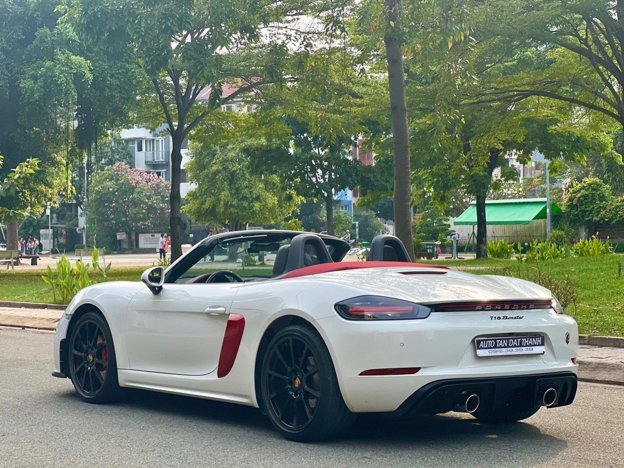 Porsche 718 2016 - (Mui trần), full options, xe còn rất mới