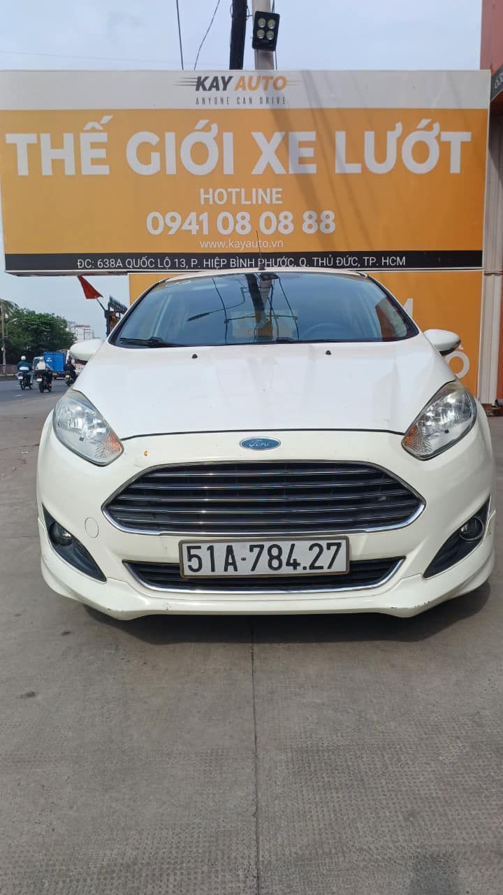 Ford Fiesta 2014 - Xe màu trắng giá ưu đãi