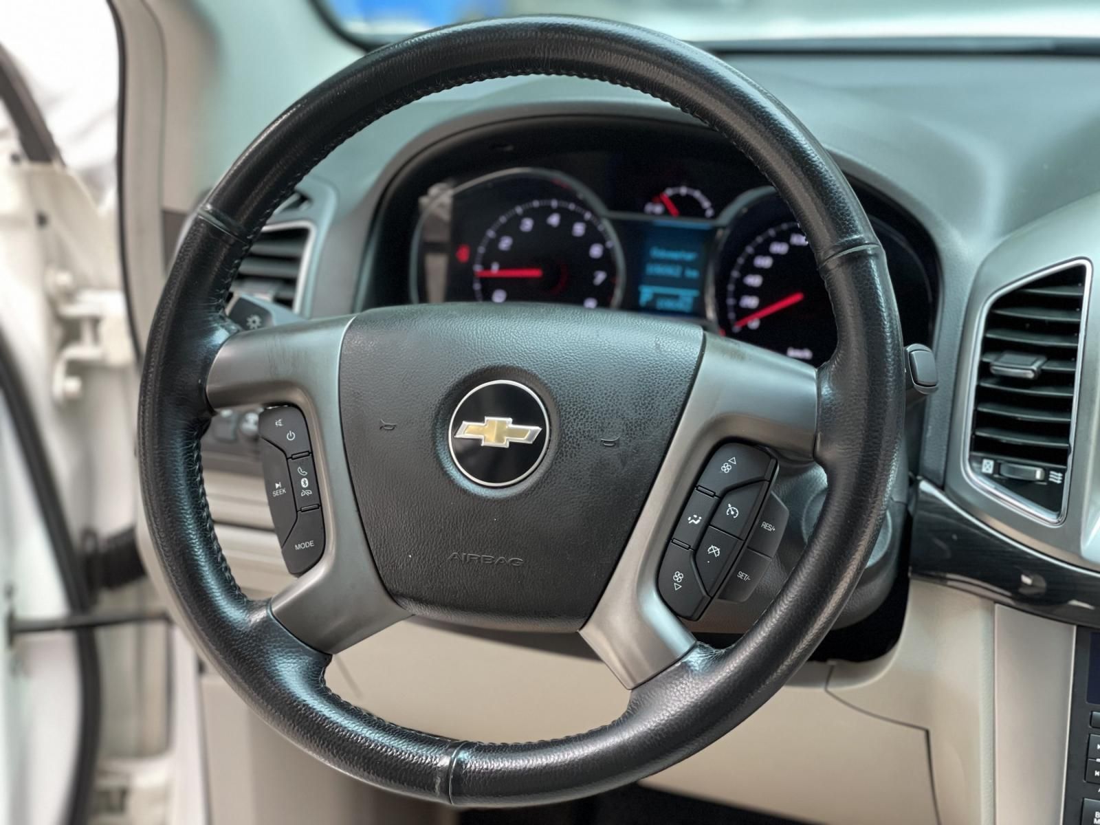 Chevrolet Captiva 2015 - Màu trắng