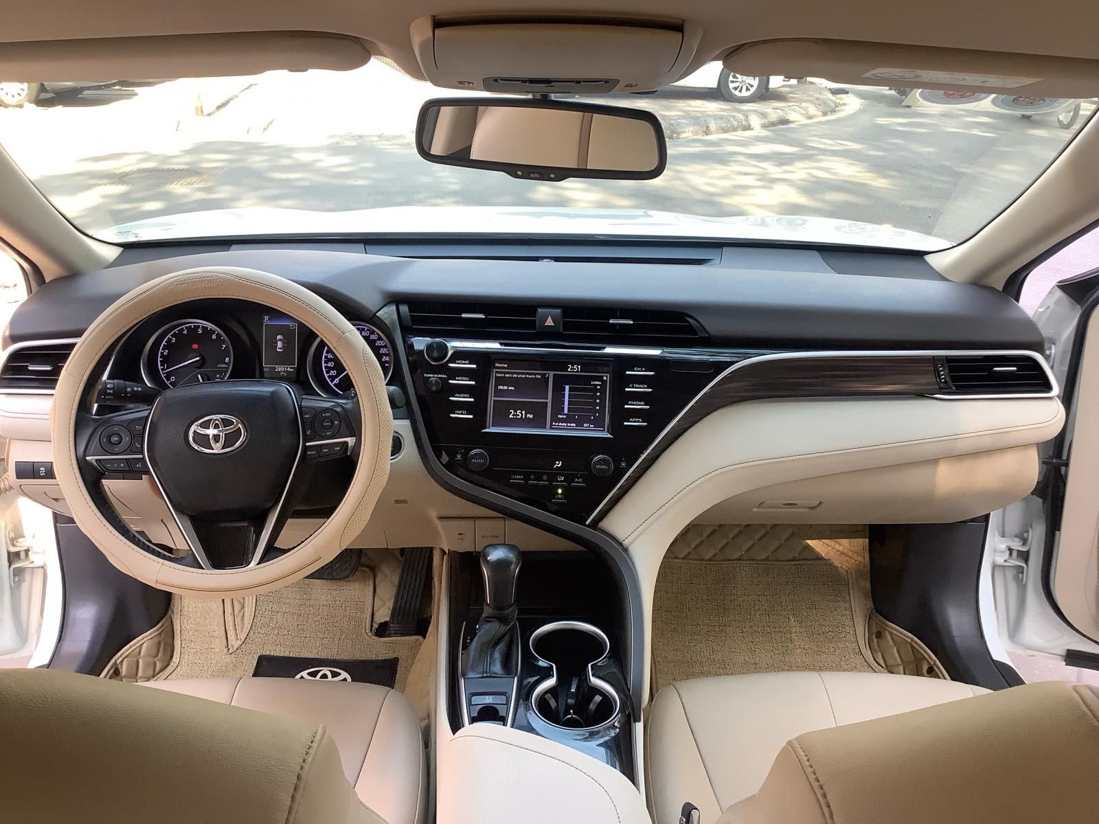 Toyota Camry 2020 - Còn mới giá chỉ 945tr