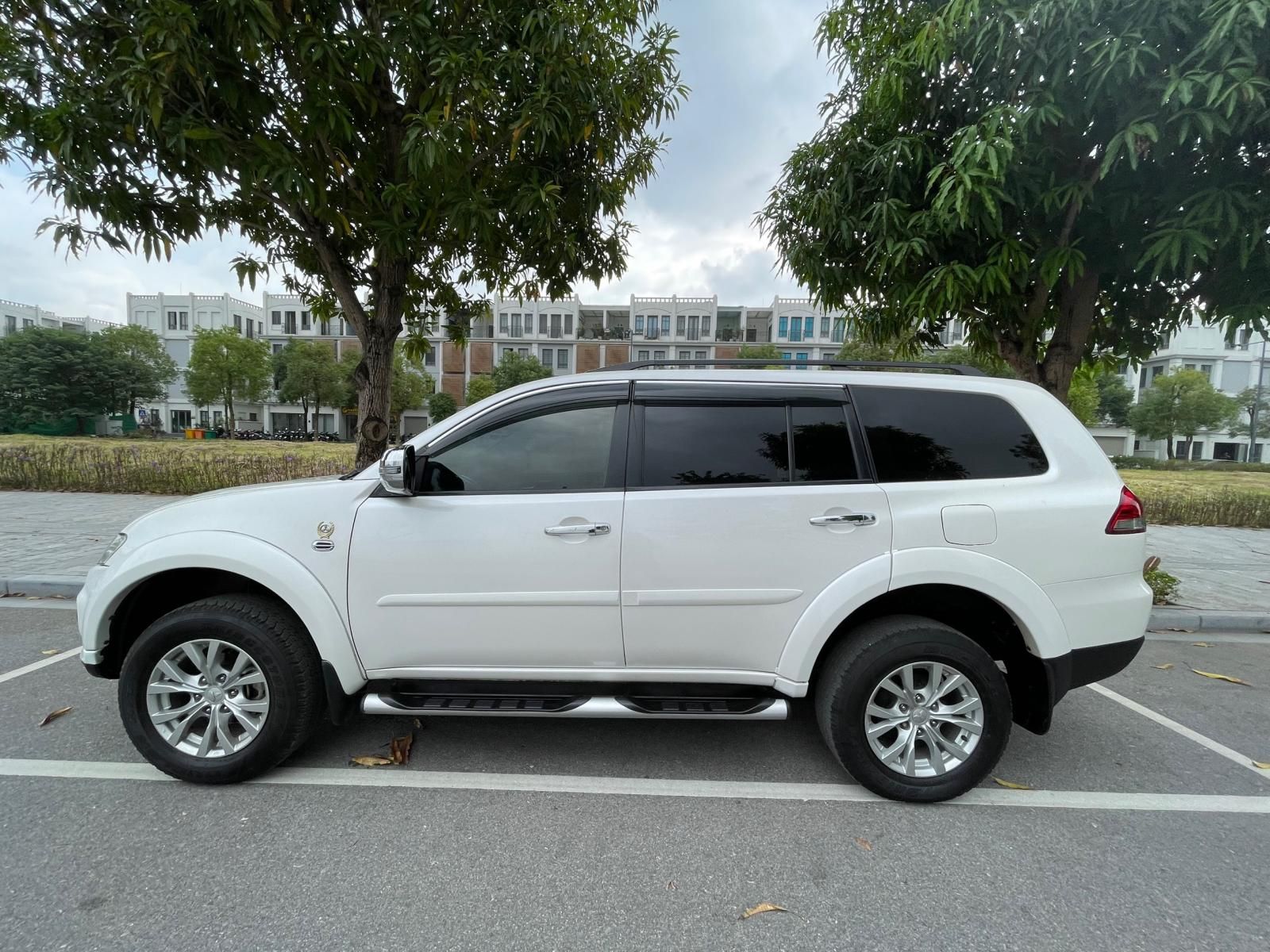 Mitsubishi Pajero Sport 2016 - Cần bán lại xe gia đình giá tốt 485tr