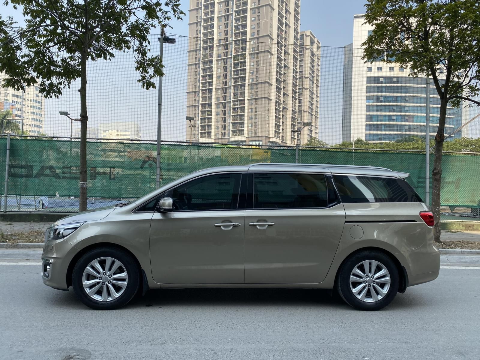 Kia Sedona 2016 - Xe tư nhân biển Hà Nội, xe có full lịch sử hãng