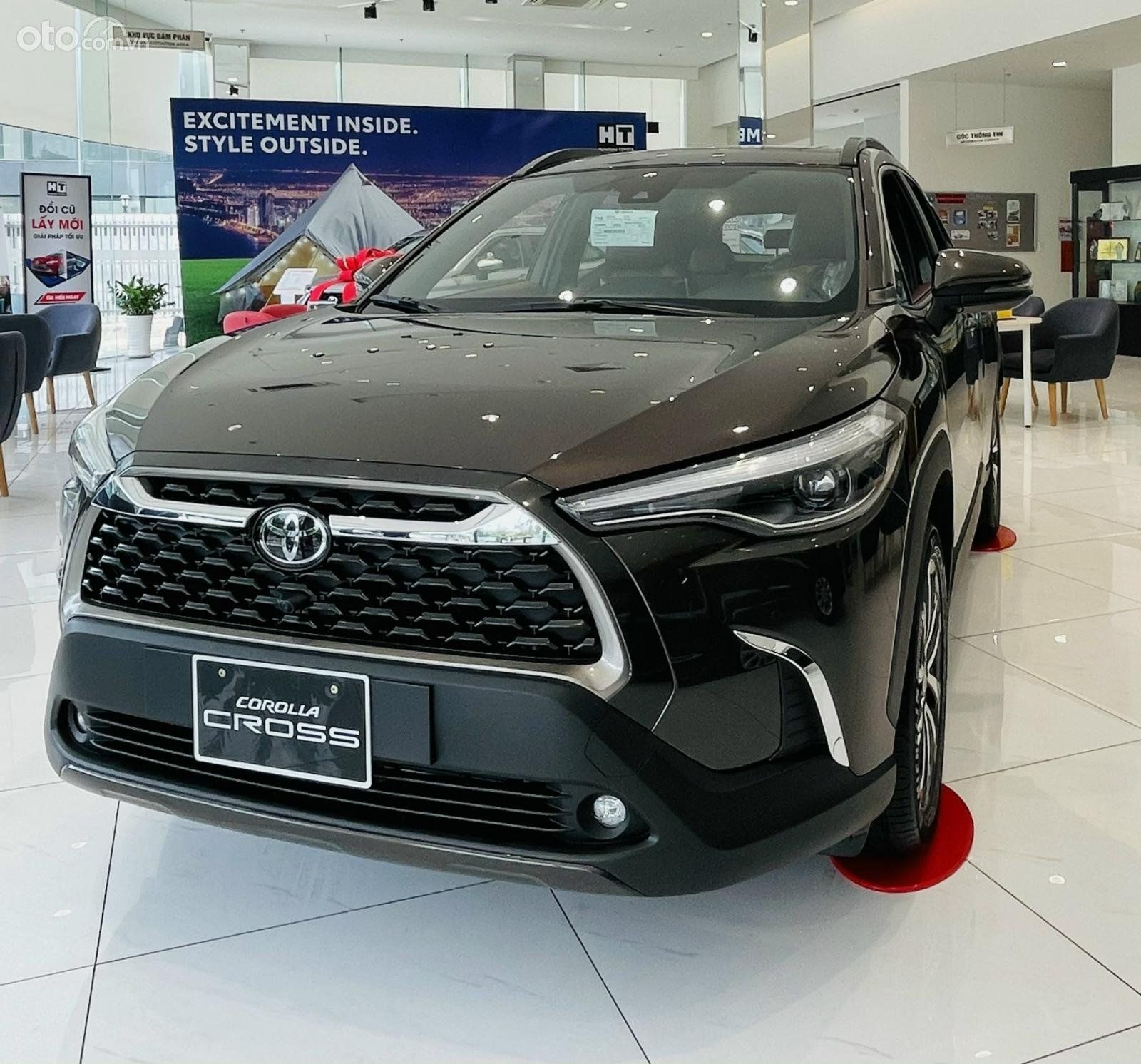 Toyota Corolla Cross 2022 - Dẫn đầu xu thế - Chào hè lên tới 50% lệ phí trước bạ - Tặng gói phụ kiện hoặc bảo hành 05 năm - Giao ngay