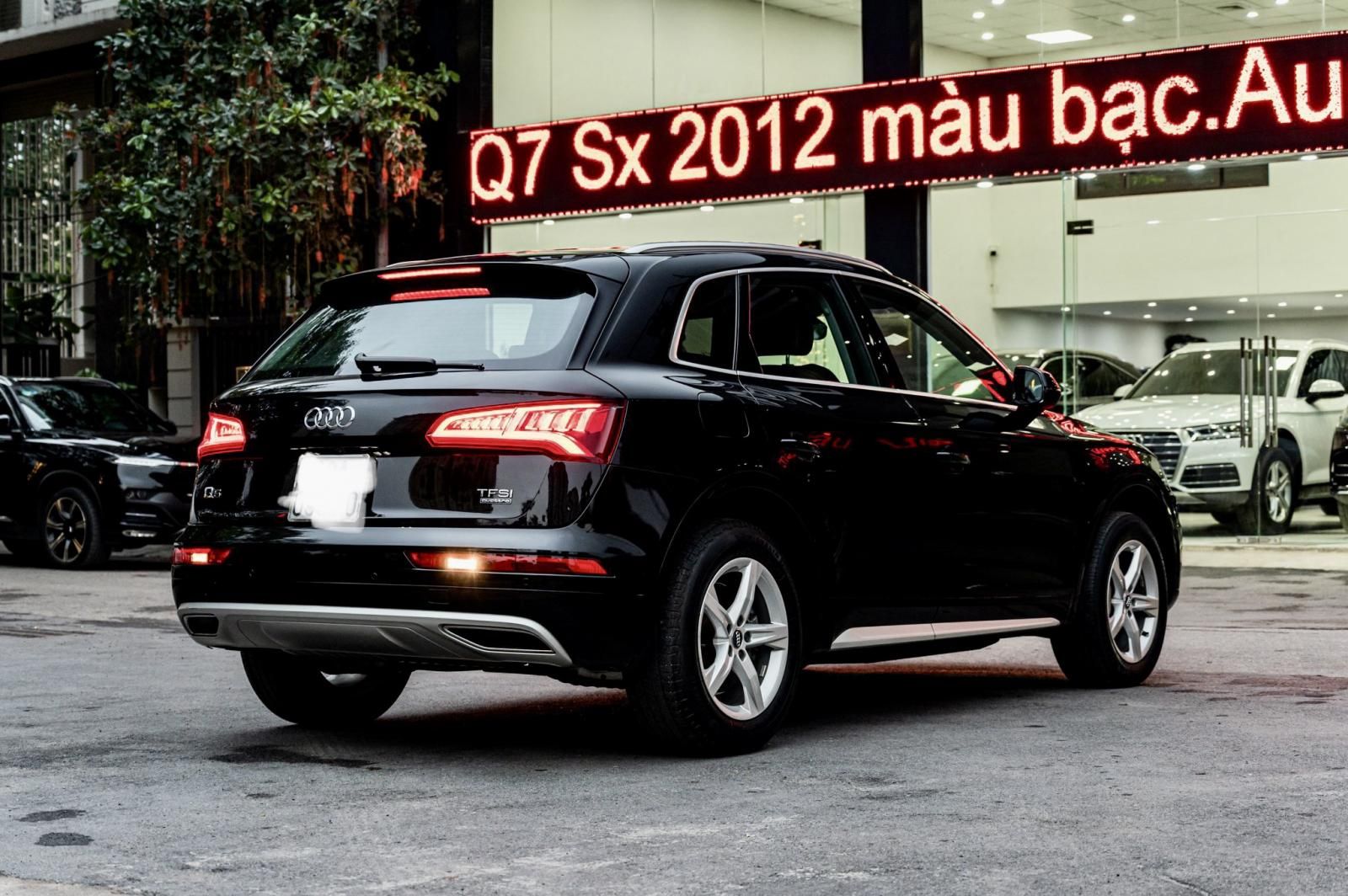 Audi Q5 2017 - Màu đen - Bản Sport