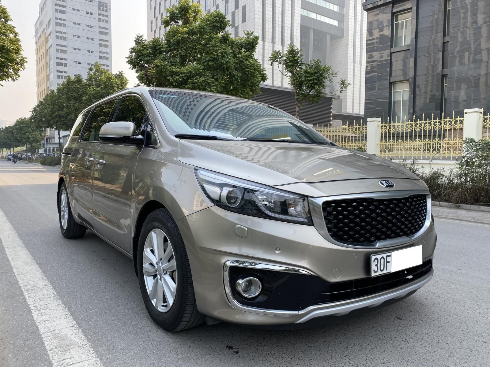 Kia Sedona 2016 - Xe tư nhân biển Hà Nội, xe có full lịch sử hãng