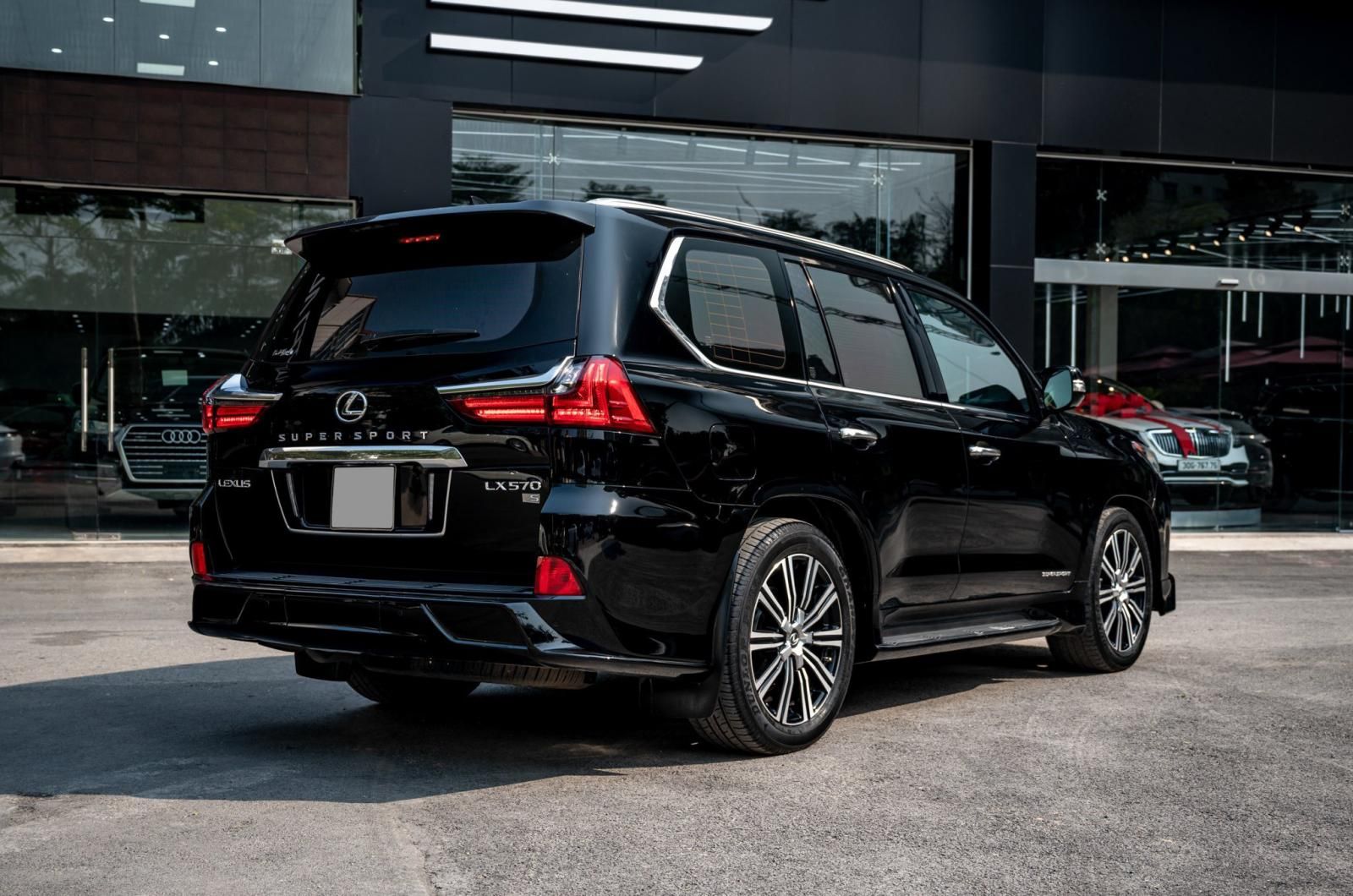 Lexus LX 570 2019 - Phiên bản 7 chỗ ngồi