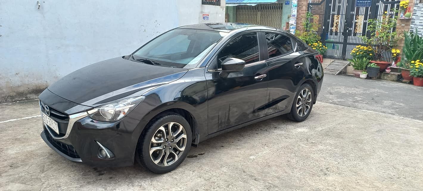 Mazda 2 2016 - Màu đen, 370 triệu