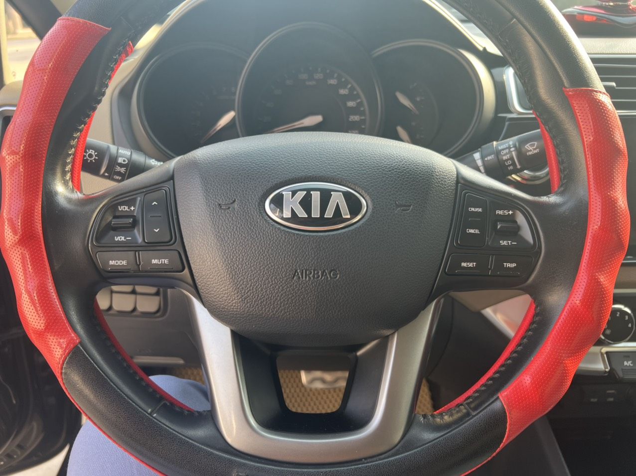 Kia Rio 2015 - Giá hữu nghị