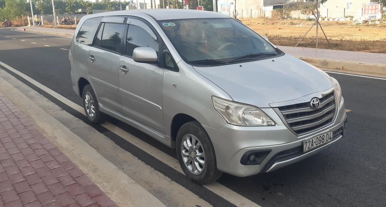 Toyota Innova 2014 - Xe màu bạc chính chủ