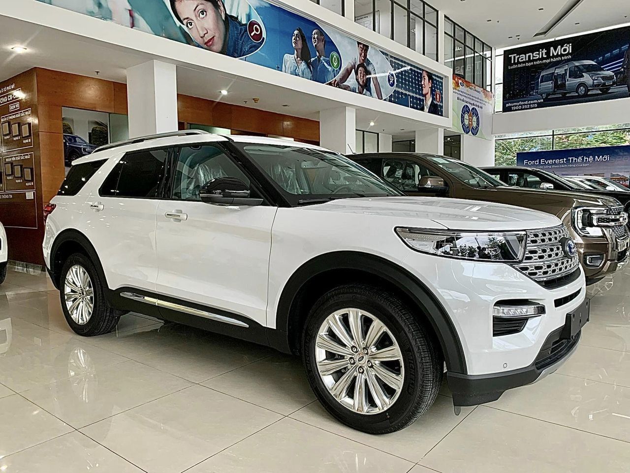 Ford Explorer 2022 - Siêu phẩm - Sẵn xe giao ngay - Hỗ trợ trả góp lãi suất thấp